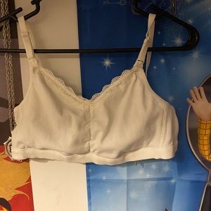 2 nursing bras and breast pads